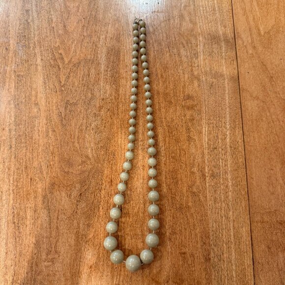 Vintage Tan Graduated Bead Necklace - Picture 1 of 8